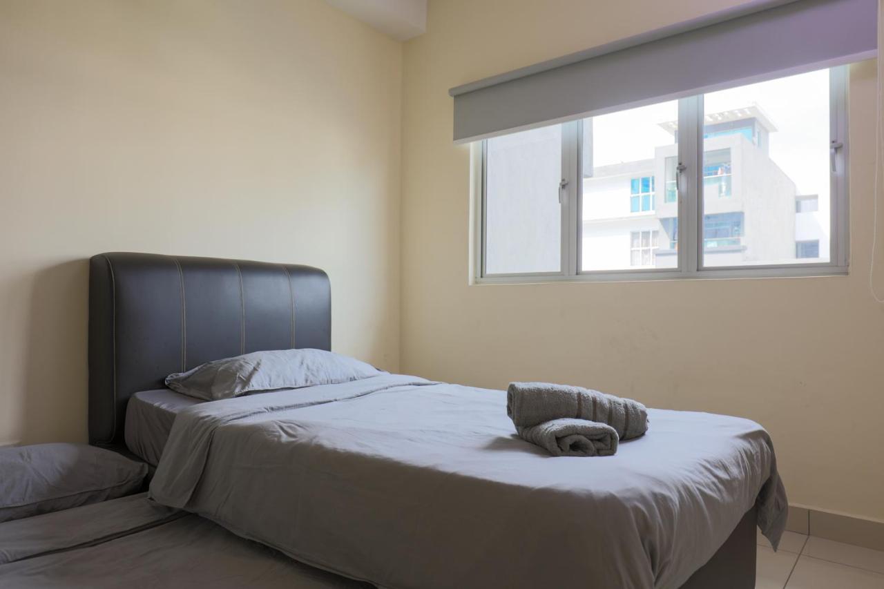 Cozy 2 Bedroom W Pool - 6 Pax - Kajang Bagian luar foto