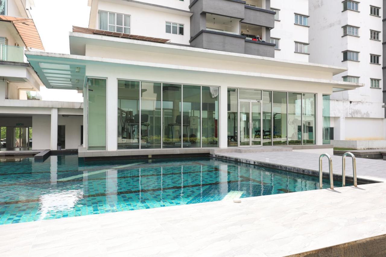 Cozy 2 Bedroom W Pool - 6 Pax - Kajang Bagian luar foto