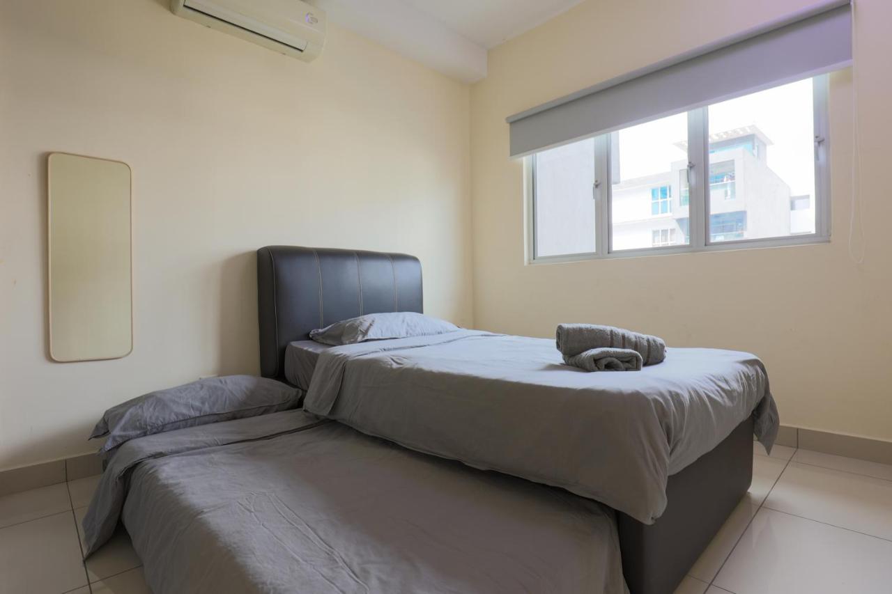 Cozy 2 Bedroom W Pool - 6 Pax - Kajang Bagian luar foto