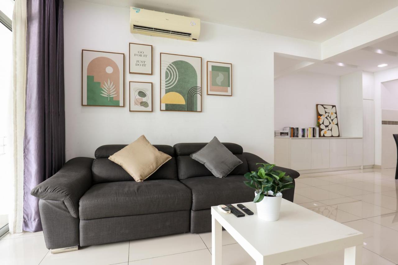 Cozy 2 Bedroom W Pool - 6 Pax - Kajang Bagian luar foto